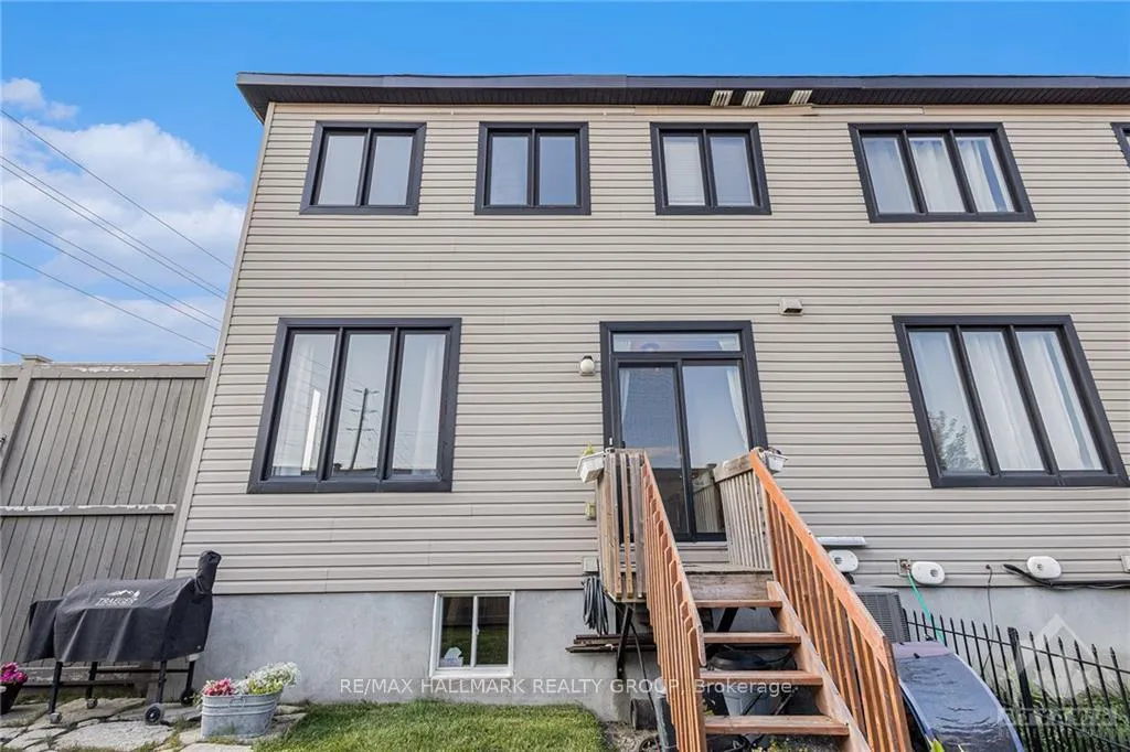 Photo 12 of 200 Don Brown, Ottawa, Kanata - Emerald Meadows/Trailwest — HOMEH