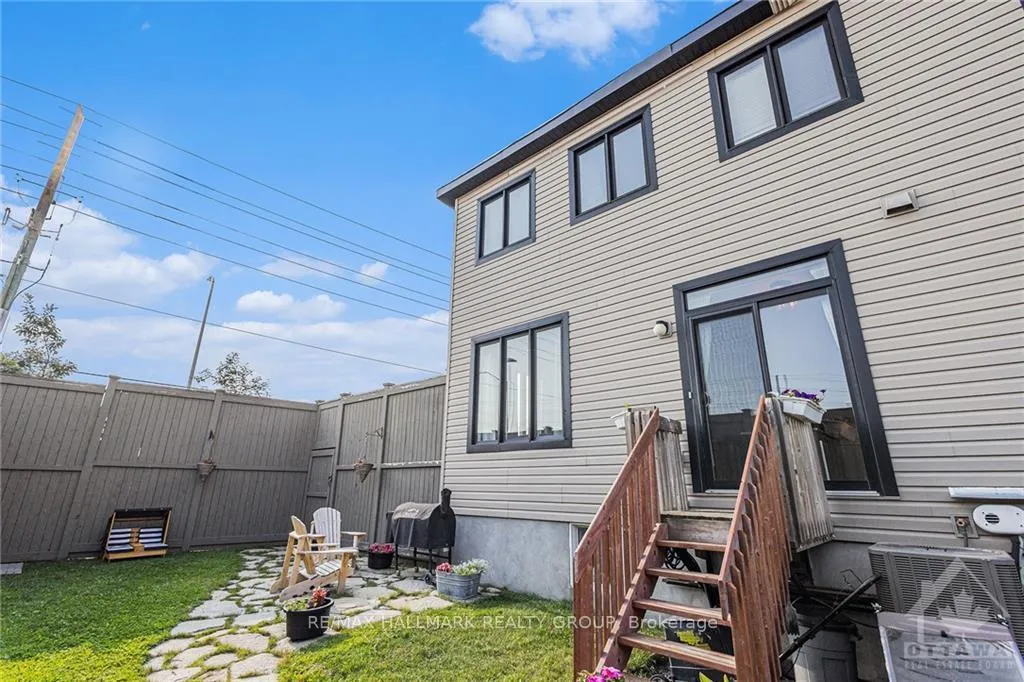 Photo 13 of 200 Don Brown, Ottawa, Kanata - Emerald Meadows/Trailwest — HOMEH
