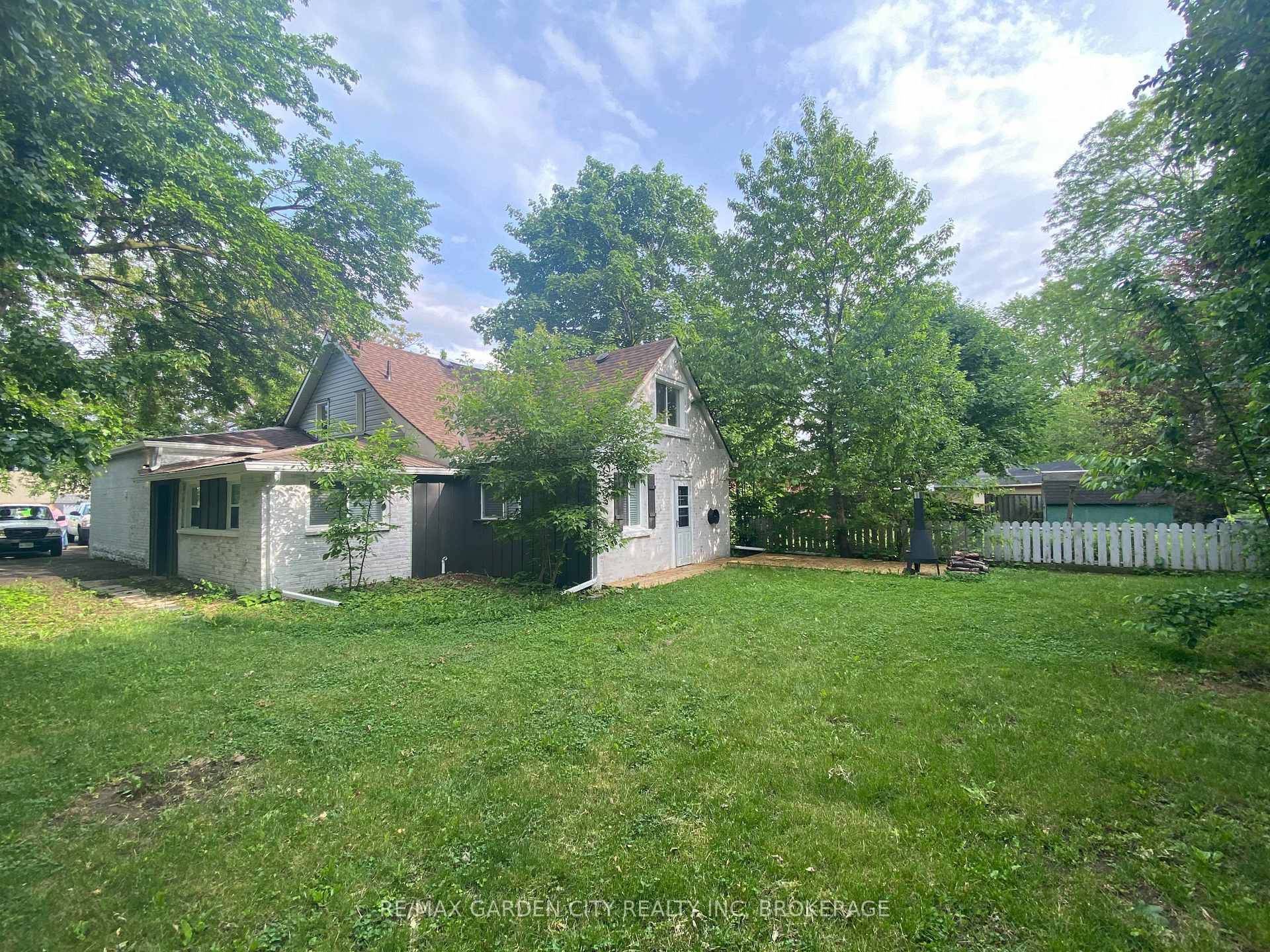 Photo 12 of 702 Upper Gage Avenue, Hamilton, Macassa — HOMEH