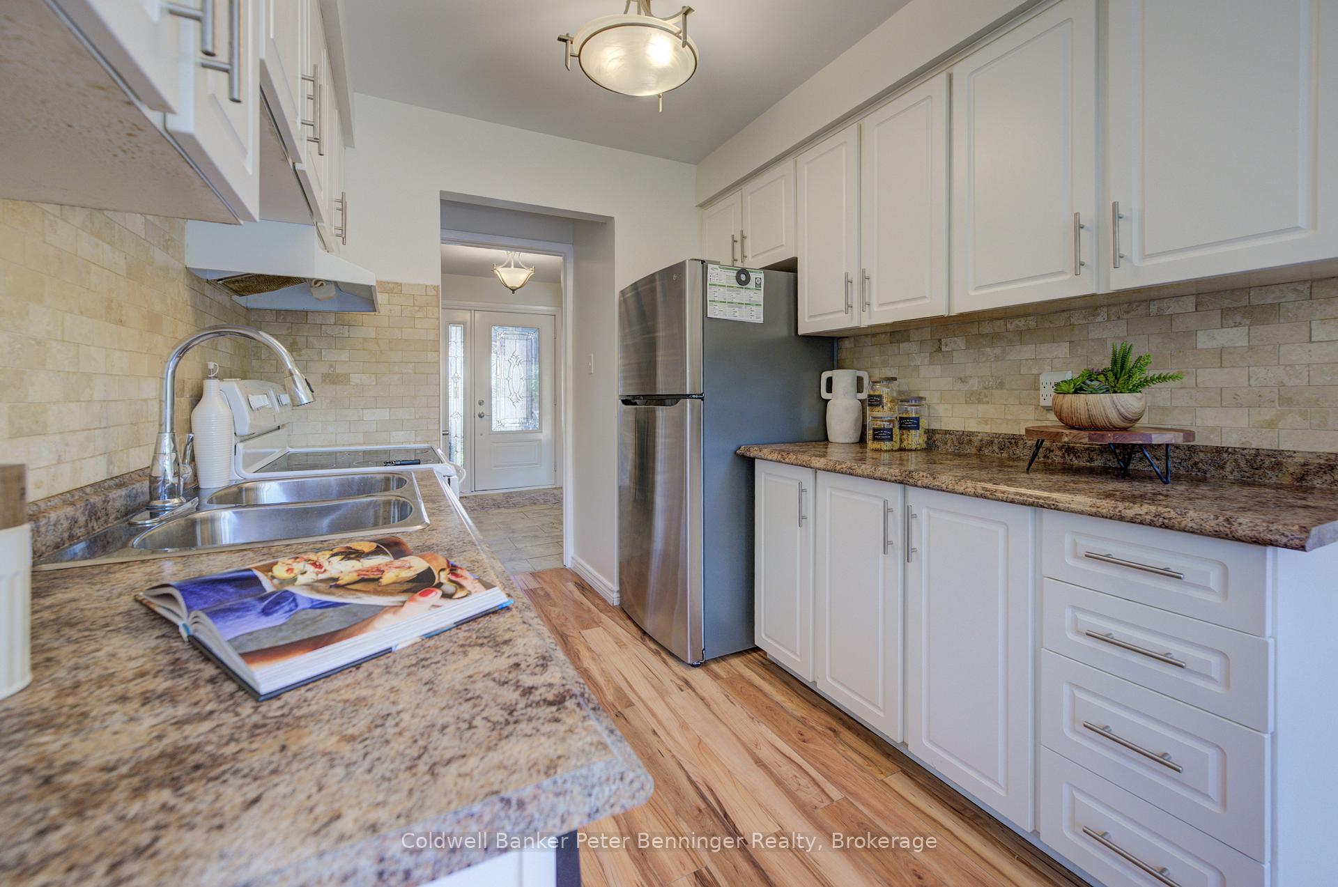 Photo 5 of 161 Satok Crescent, Milton, Timberlea — HOMEH