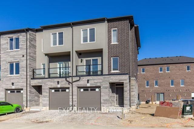 Photo 3 of 23 Bayberry Lane, Grimsby, Grimsby Escarpment — HOMEH