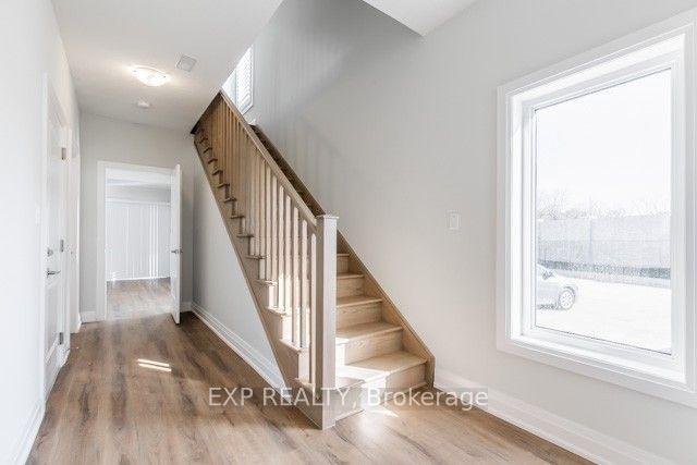 Photo 5 of 23 Bayberry Lane, Grimsby, Grimsby Escarpment — HOMEH