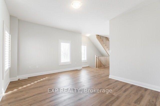 Photo 10 of 23 Bayberry Lane, Grimsby, Grimsby Escarpment — HOMEH