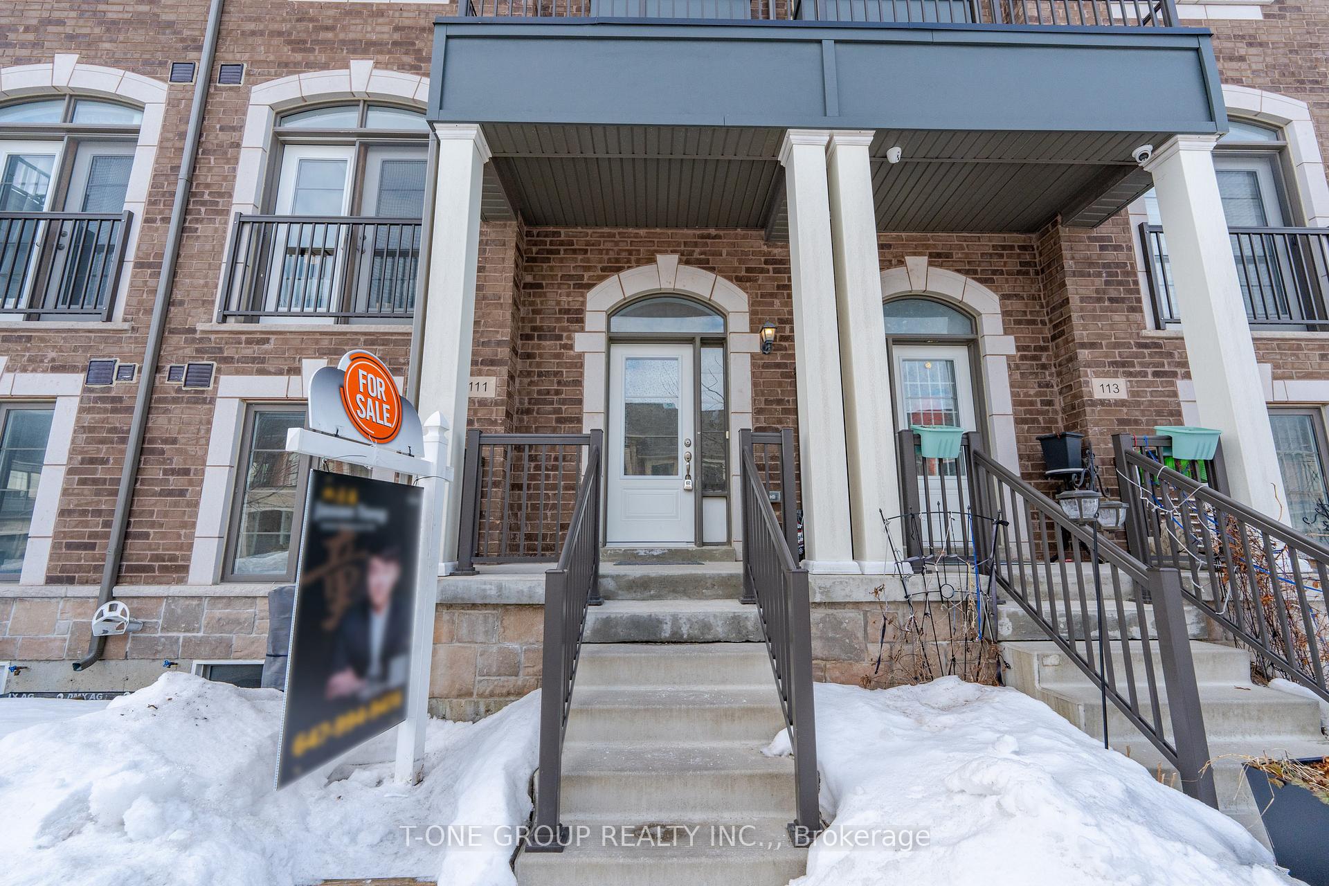 Photo 2 of 111 Lichfield Road, Markham, Unionville — HOMEH