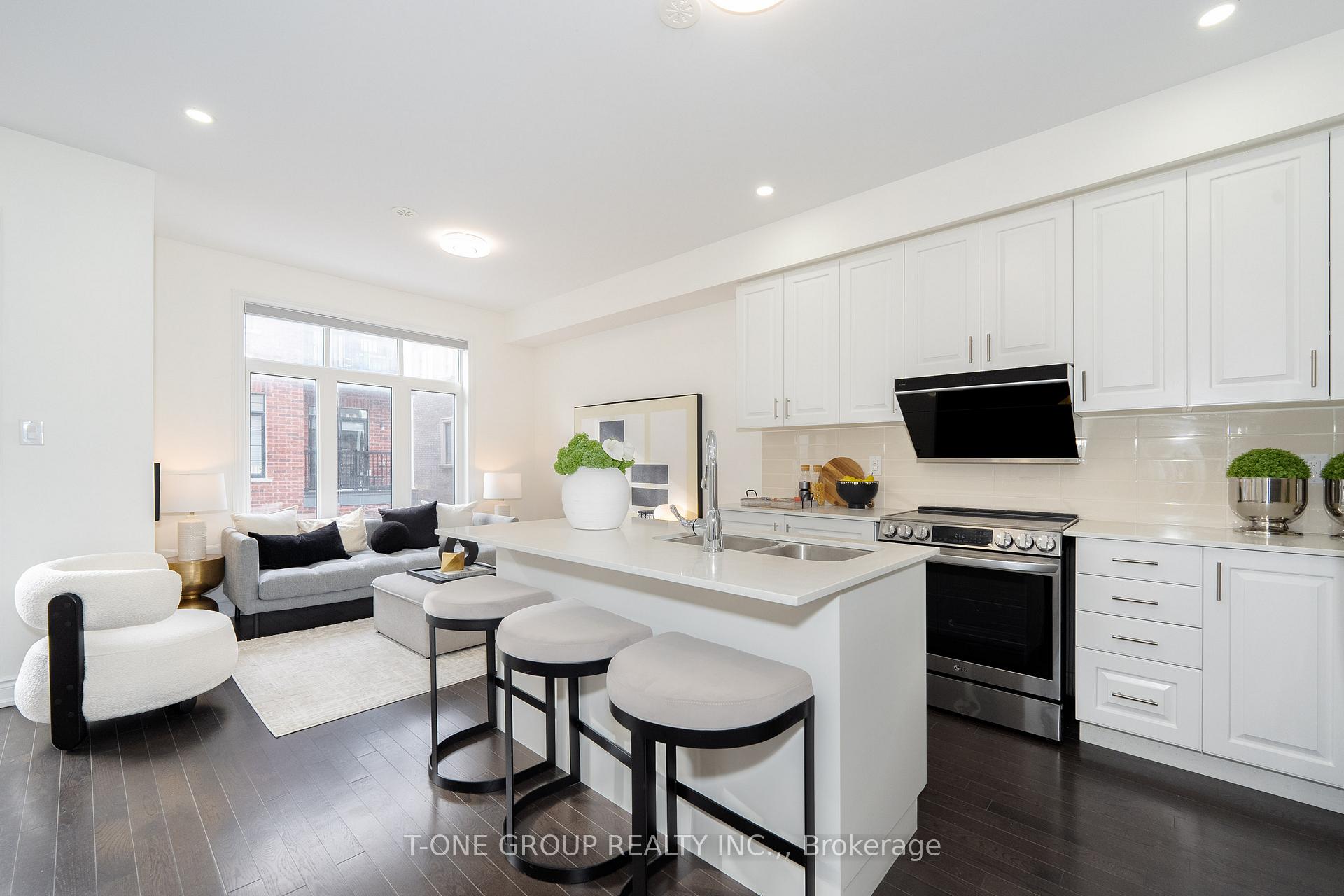 Photo 9 of 111 Lichfield Road, Markham, Unionville — HOMEH