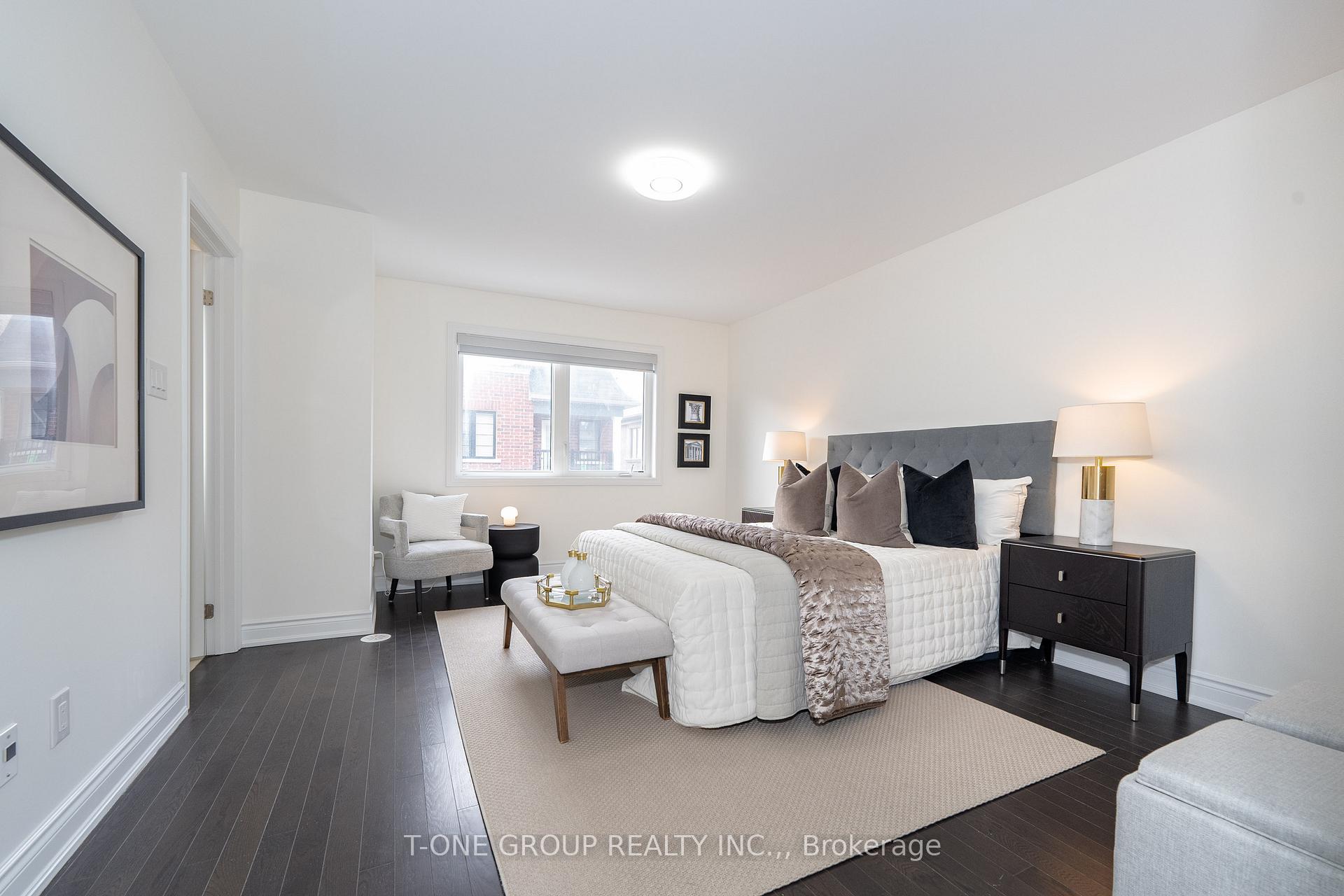 Photo 17 of 111 Lichfield Road, Markham, Unionville — HOMEH