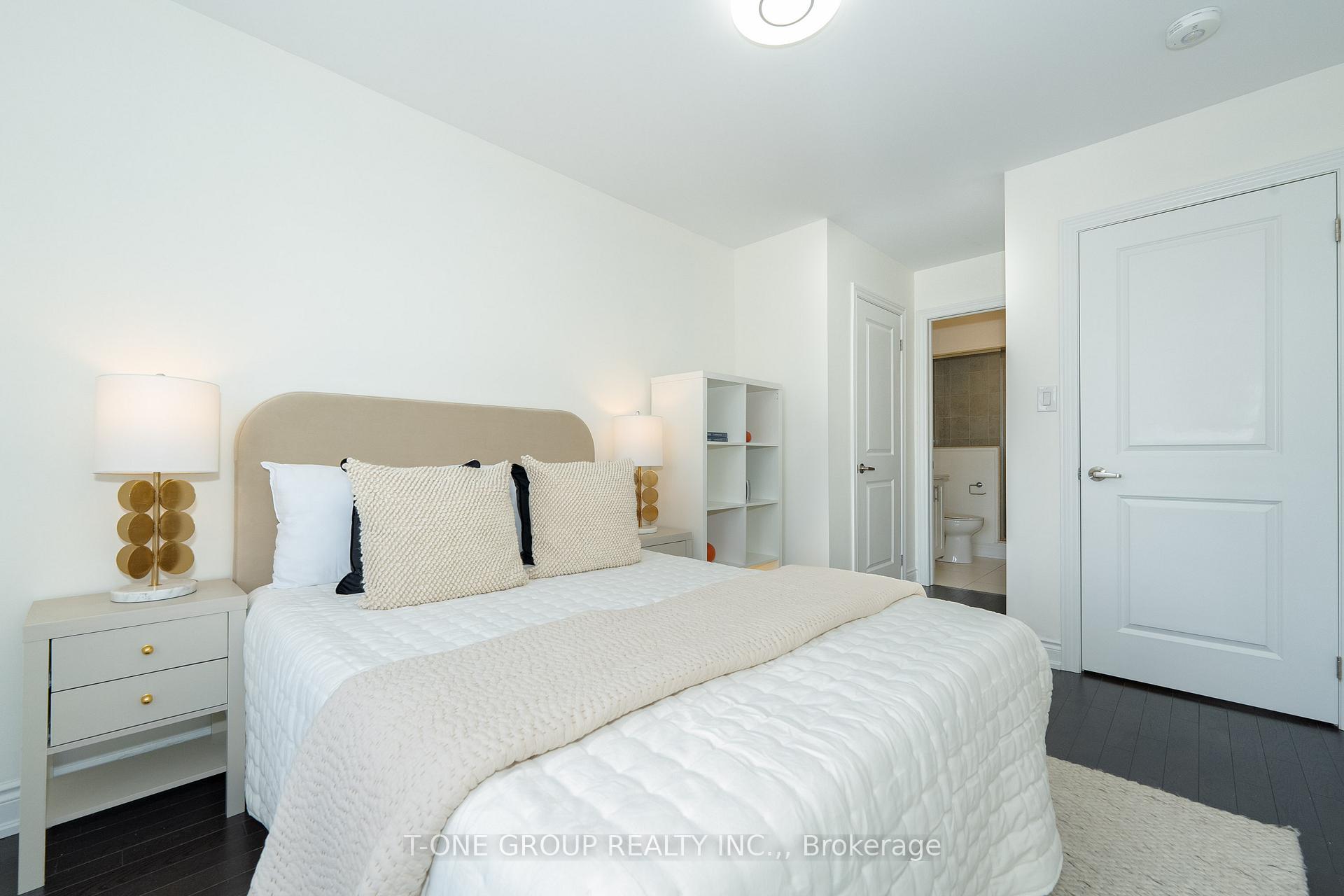 Photo 20 of 111 Lichfield Road, Markham, Unionville — HOMEH