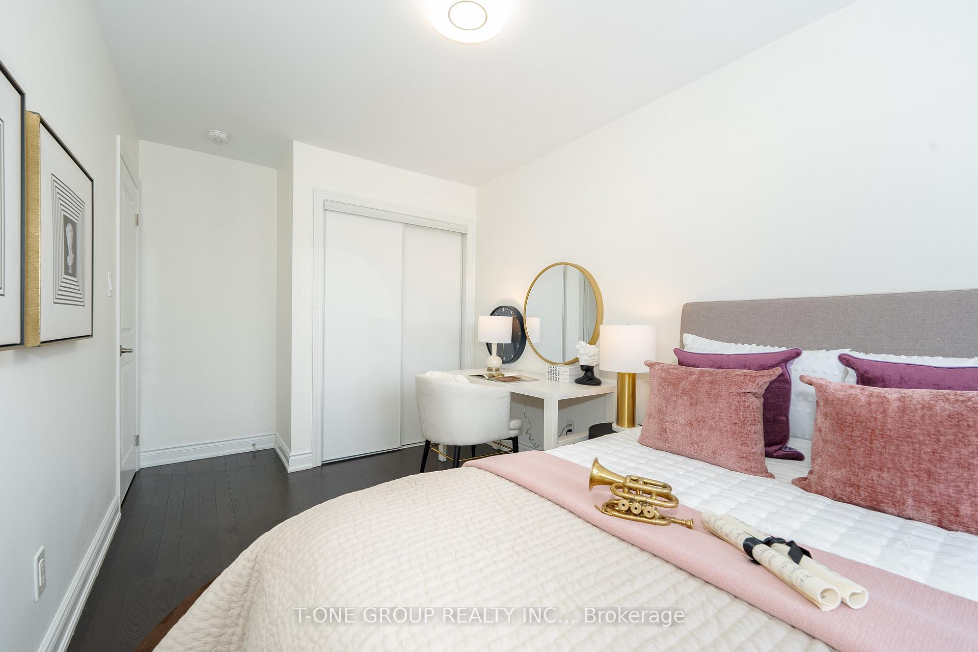 Photo 22 of 111 Lichfield Road, Markham, Unionville — HOMEH