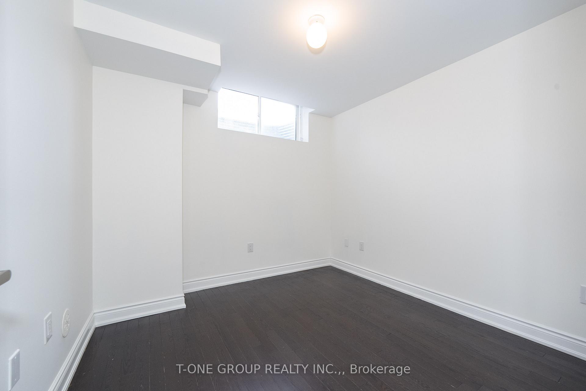 Photo 26 of 111 Lichfield Road, Markham, Unionville — HOMEH