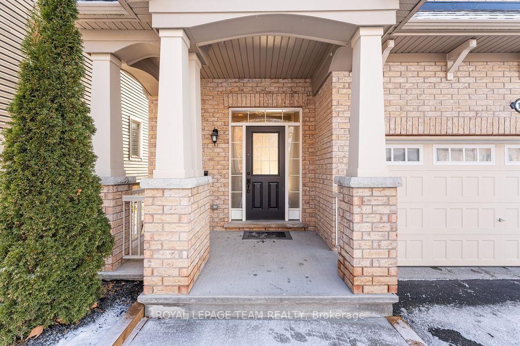 Photo 2 of 106 Pinelock Street, Ottawa, Kanata - Emerald Meadows/Trailwest — HOMEH