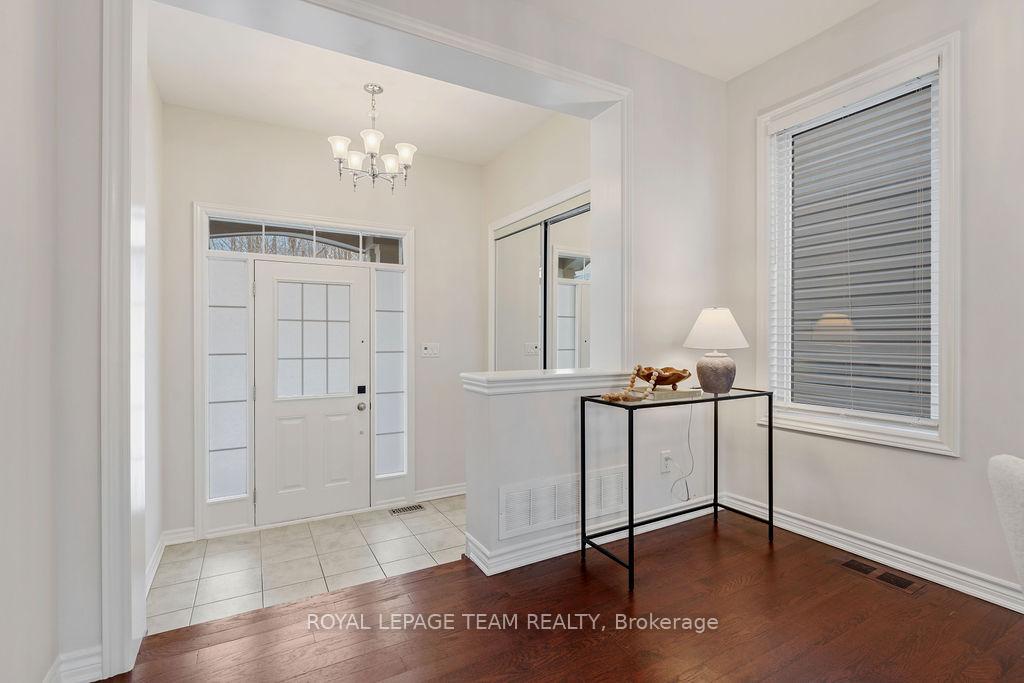 Photo 3 of 106 Pinelock Street, Ottawa, Kanata - Emerald Meadows/Trailwest — HOMEH