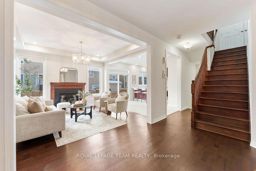 Photo 7 of 106 Pinelock Street, Ottawa, Kanata - Emerald Meadows/Trailwest — HOMEH