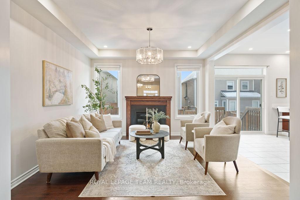 Photo 8 of 106 Pinelock Street, Ottawa, Kanata - Emerald Meadows/Trailwest — HOMEH