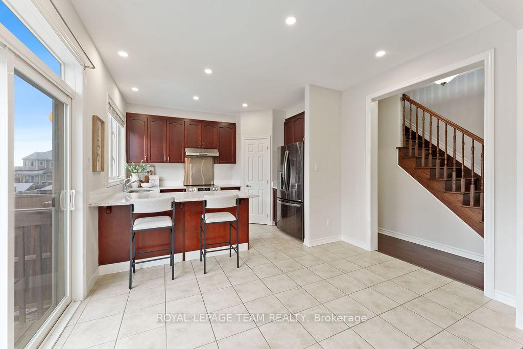 Photo 14 of 106 Pinelock Street, Ottawa, Kanata - Emerald Meadows/Trailwest — HOMEH