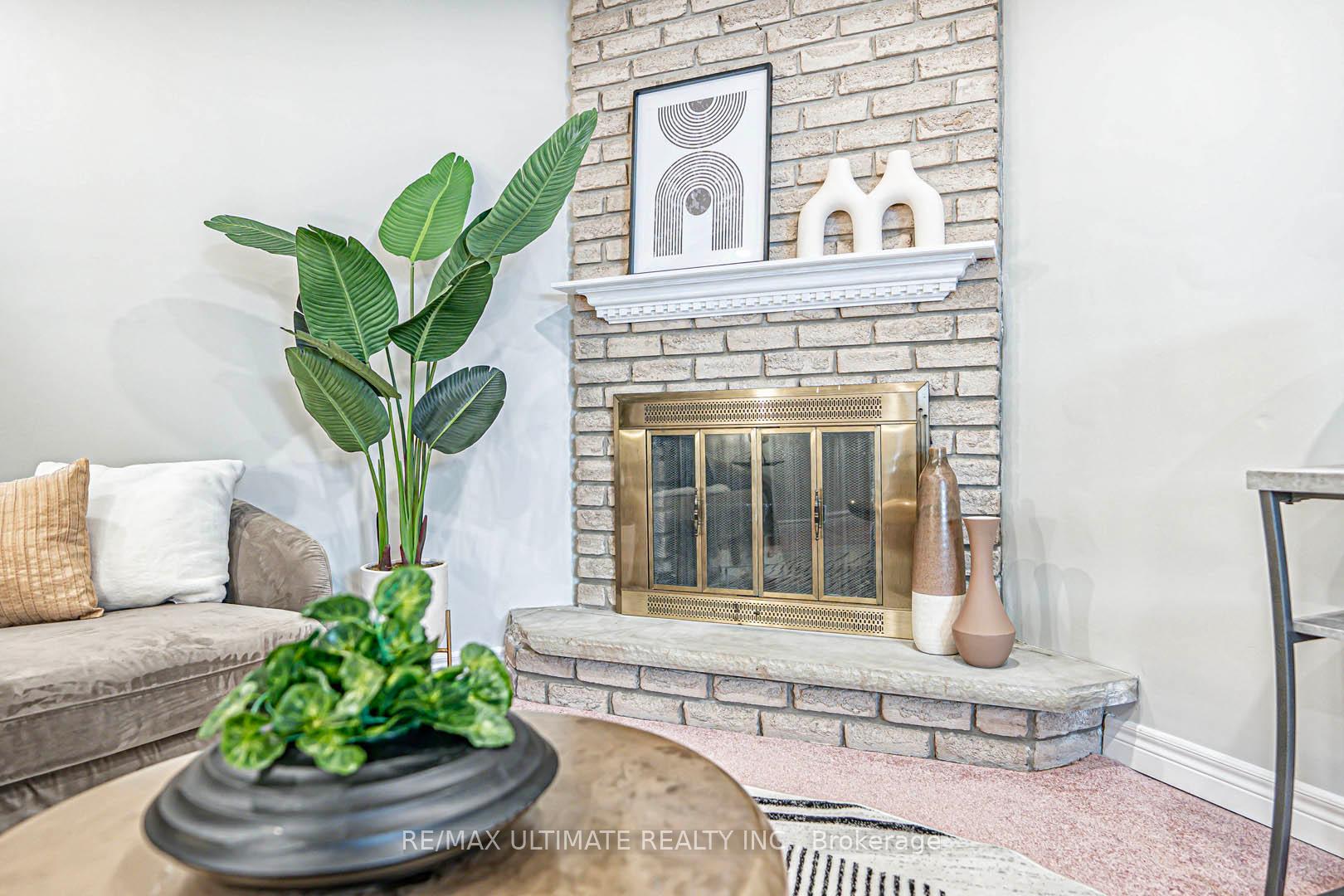 Photo 6 of 25 Larksmere Court, Markham, Milliken Mills West — HOMEH