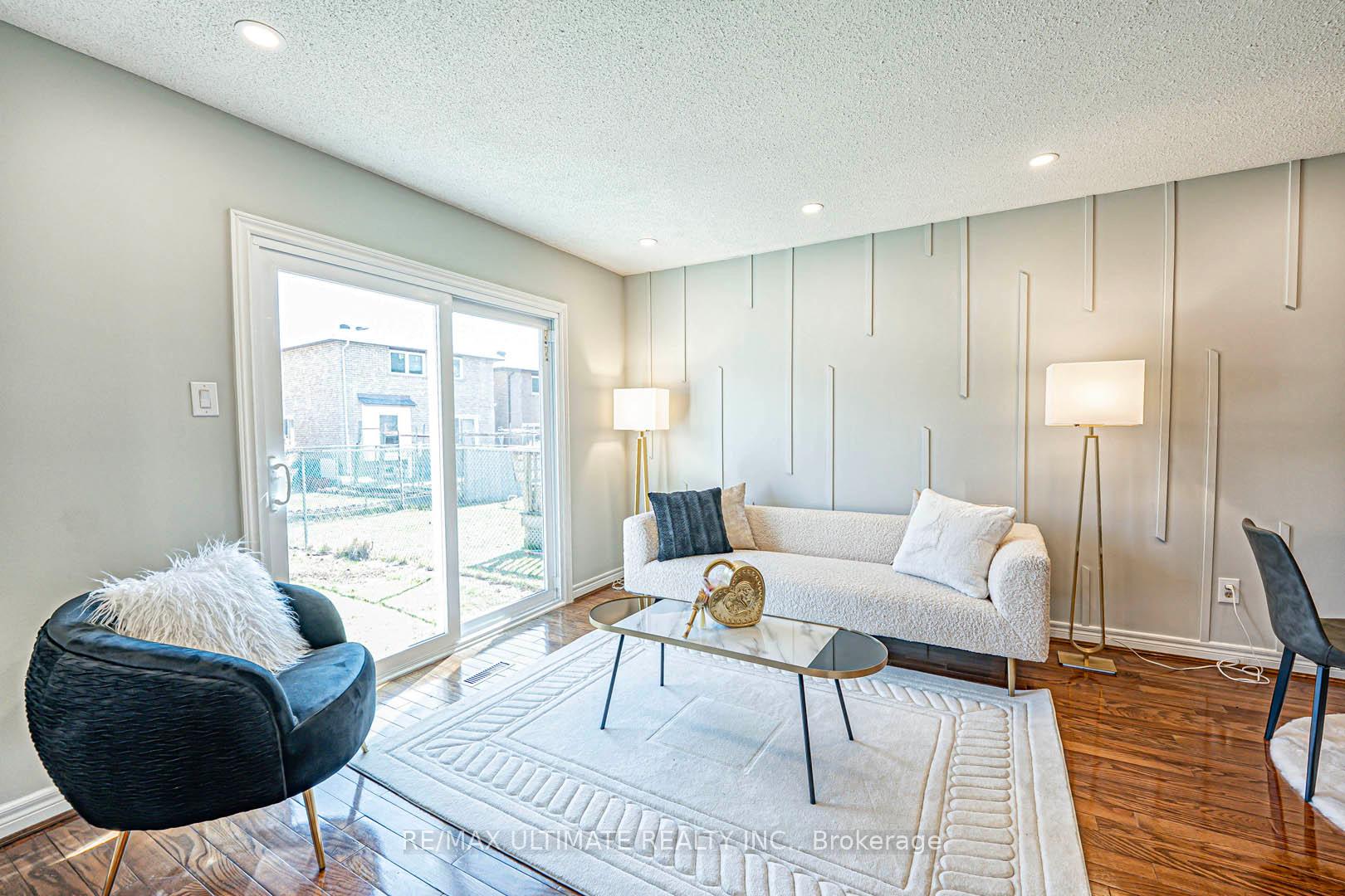 Photo 10 of 25 Larksmere Court, Markham, Milliken Mills West — HOMEH