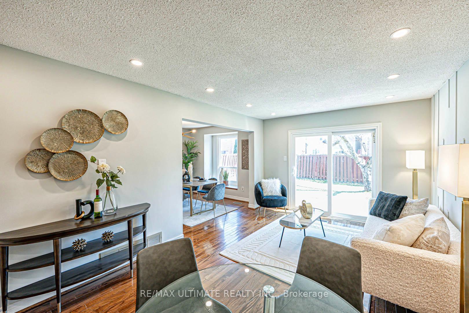 Photo 13 of 25 Larksmere Court, Markham, Milliken Mills West — HOMEH