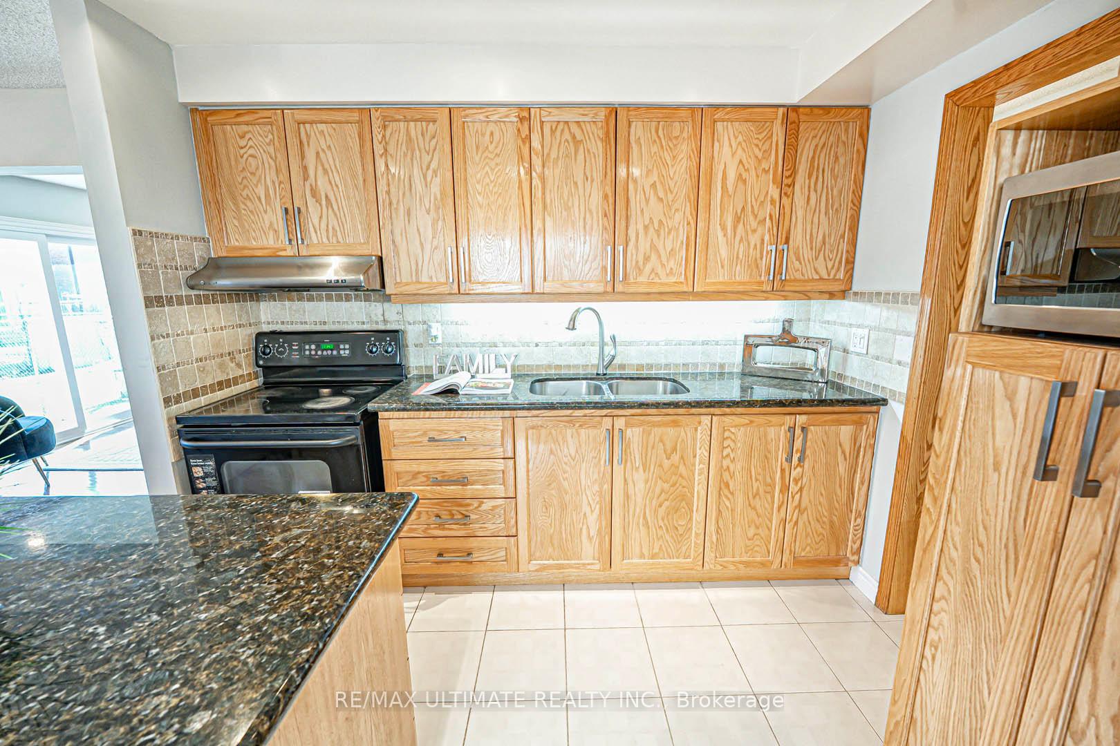 Photo 19 of 25 Larksmere Court, Markham, Milliken Mills West — HOMEH