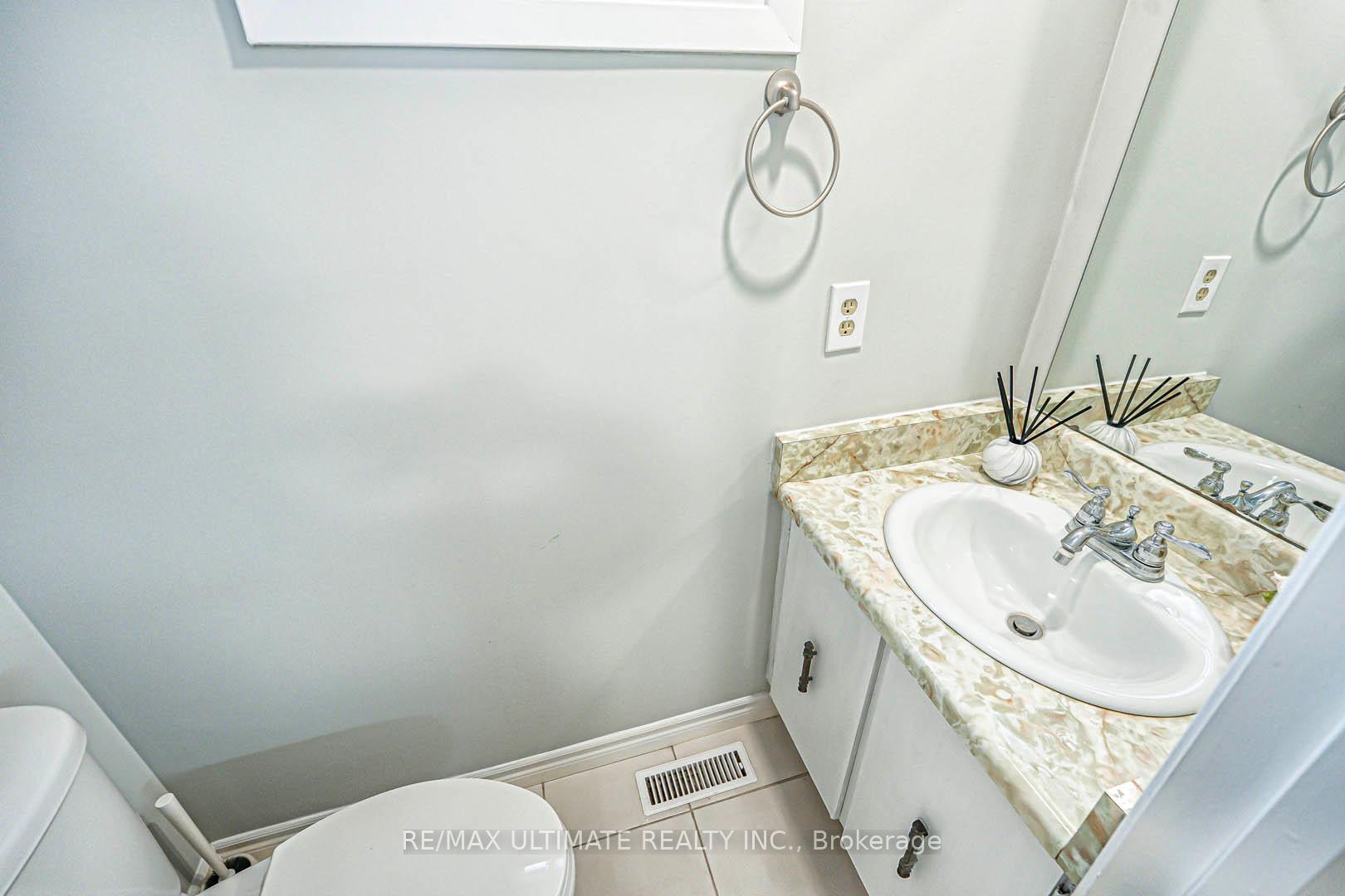 Photo 21 of 25 Larksmere Court, Markham, Milliken Mills West — HOMEH