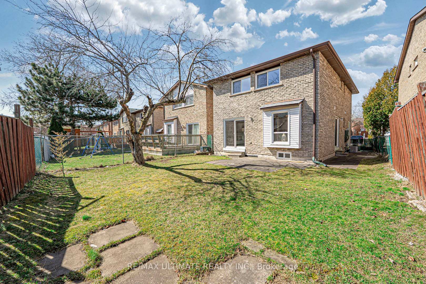 Photo 36 of 25 Larksmere Court, Markham, Milliken Mills West — HOMEH