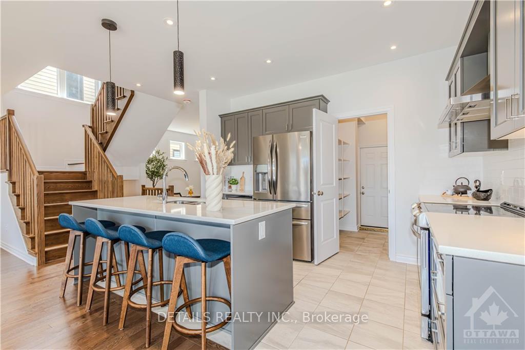 Photo 4 of 600 Triangle Street, Ottawa, Kanata - Emerald Meadows/Trailwest — HOMEH
