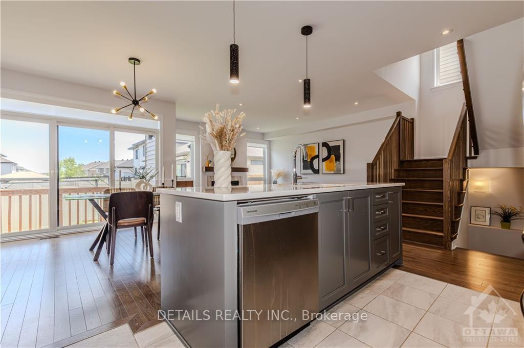 Photo 7 of 600 Triangle Street, Ottawa, Kanata - Emerald Meadows/Trailwest — HOMEH