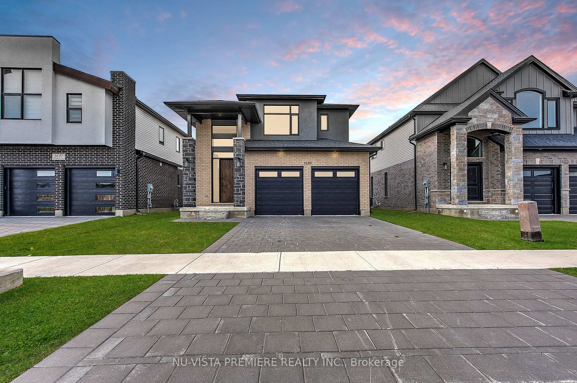 Front of 1689 Brayford Avenue