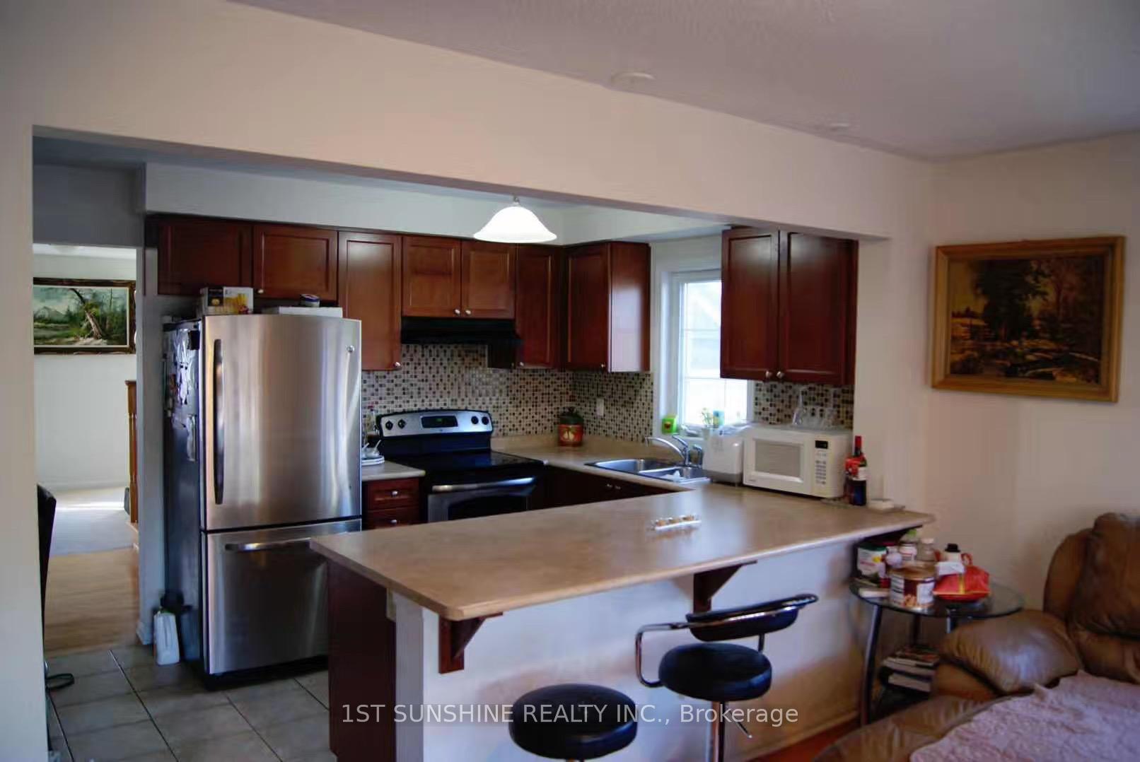 Photo 4 of 30 Emick Drive, Hamilton, Meadowlands — HOMEH