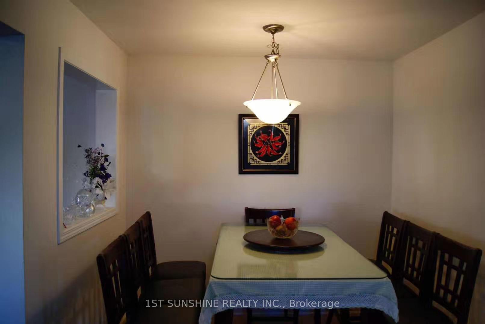 Photo 5 of 30 Emick Drive, Hamilton, Meadowlands — HOMEH