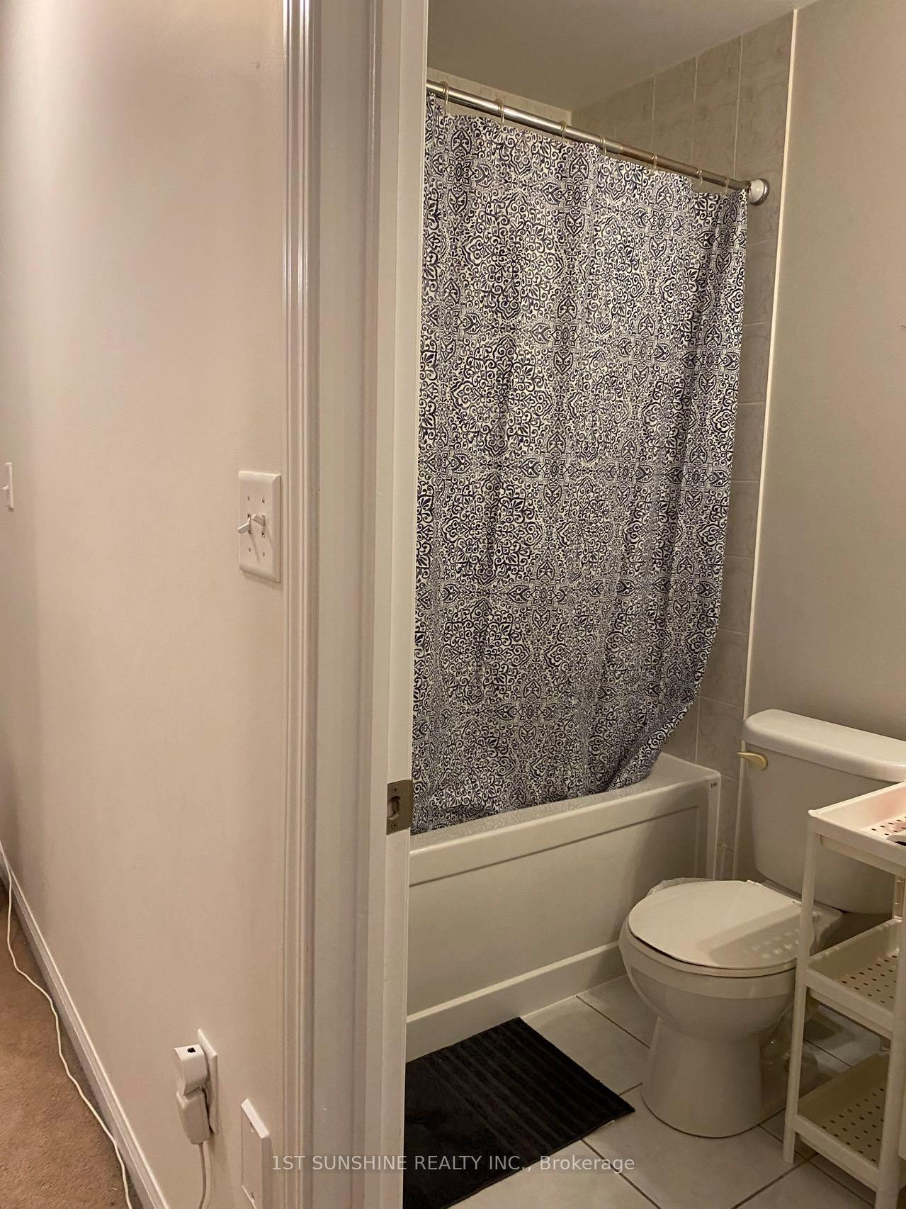Photo 15 of 30 Emick Drive, Hamilton, Meadowlands — HOMEH