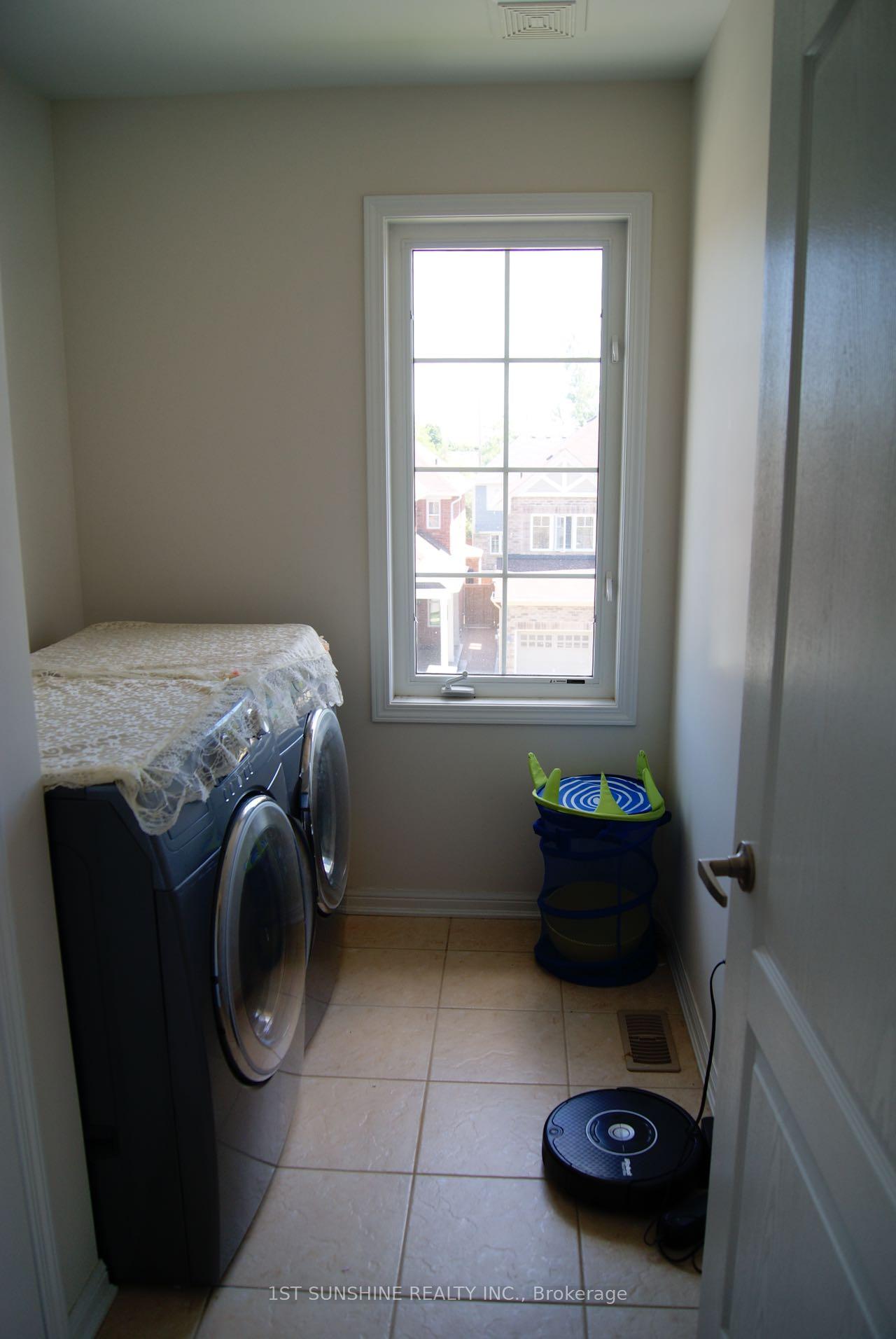 Photo 17 of 30 Emick Drive, Hamilton, Meadowlands — HOMEH