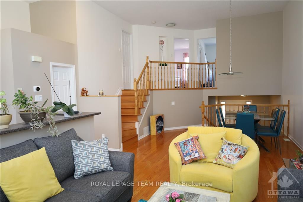Photo 7 of 54 Macassa Circle, Ottawa, Kanata - Kanata Lakes/Heritage Hills — HOMEH