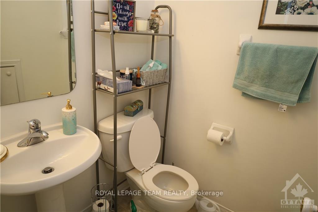Photo 8 of 54 Macassa Circle, Ottawa, Kanata - Kanata Lakes/Heritage Hills — HOMEH