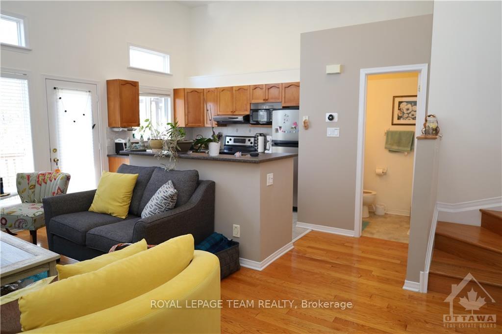 Photo 9 of 54 Macassa Circle, Ottawa, Kanata - Kanata Lakes/Heritage Hills — HOMEH
