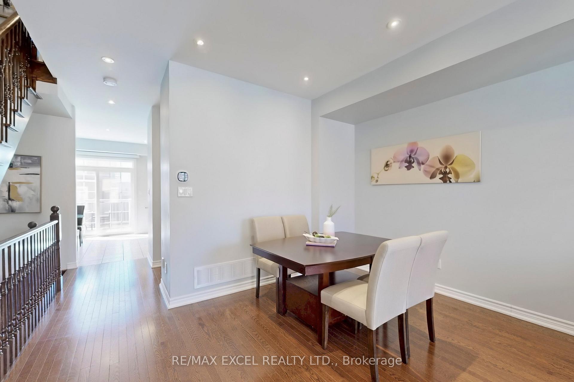 Photo 6 of 11 Vandaam Lane, Markham, Cathedraltown — HOMEH
