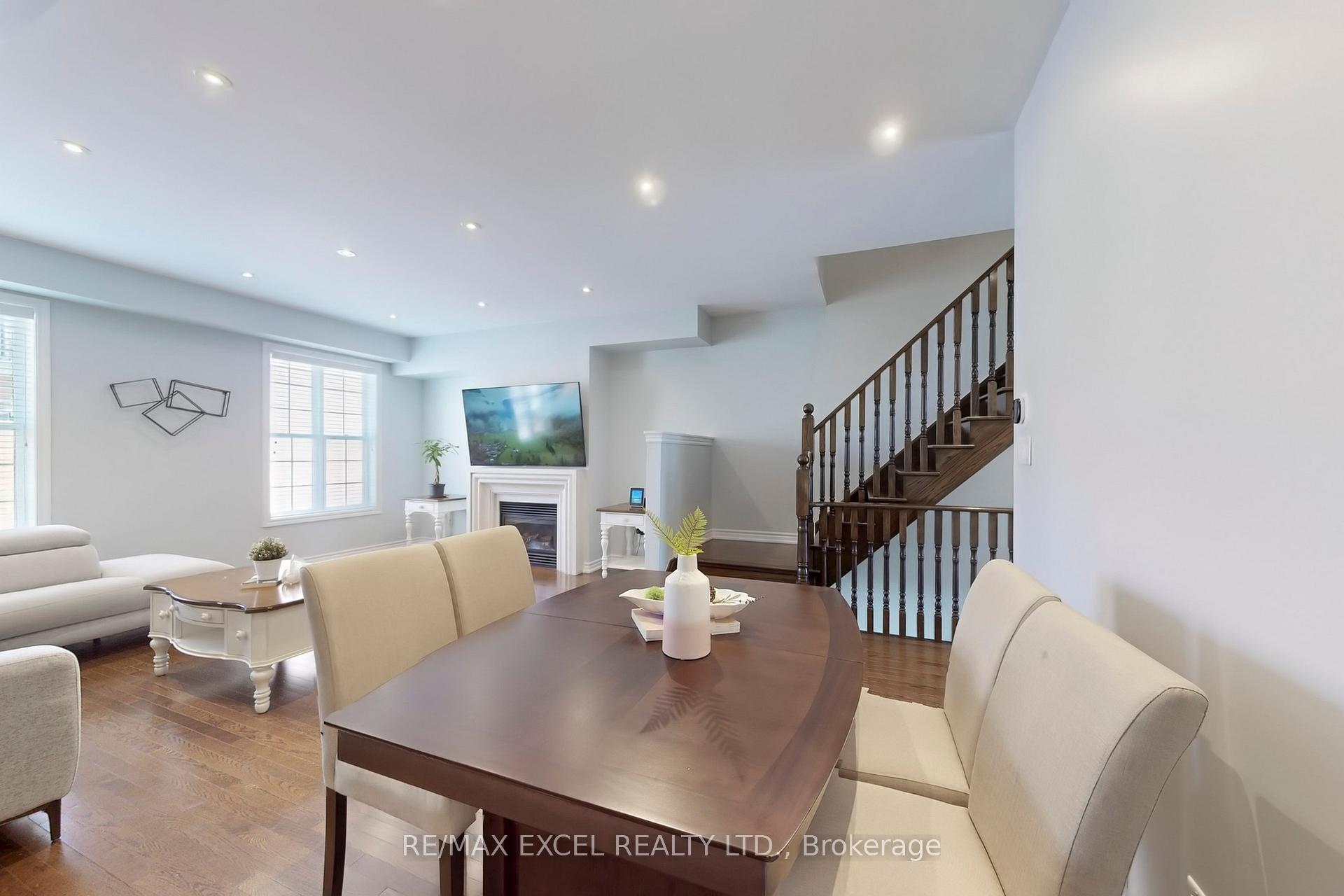 Photo 7 of 11 Vandaam Lane, Markham, Cathedraltown — HOMEH