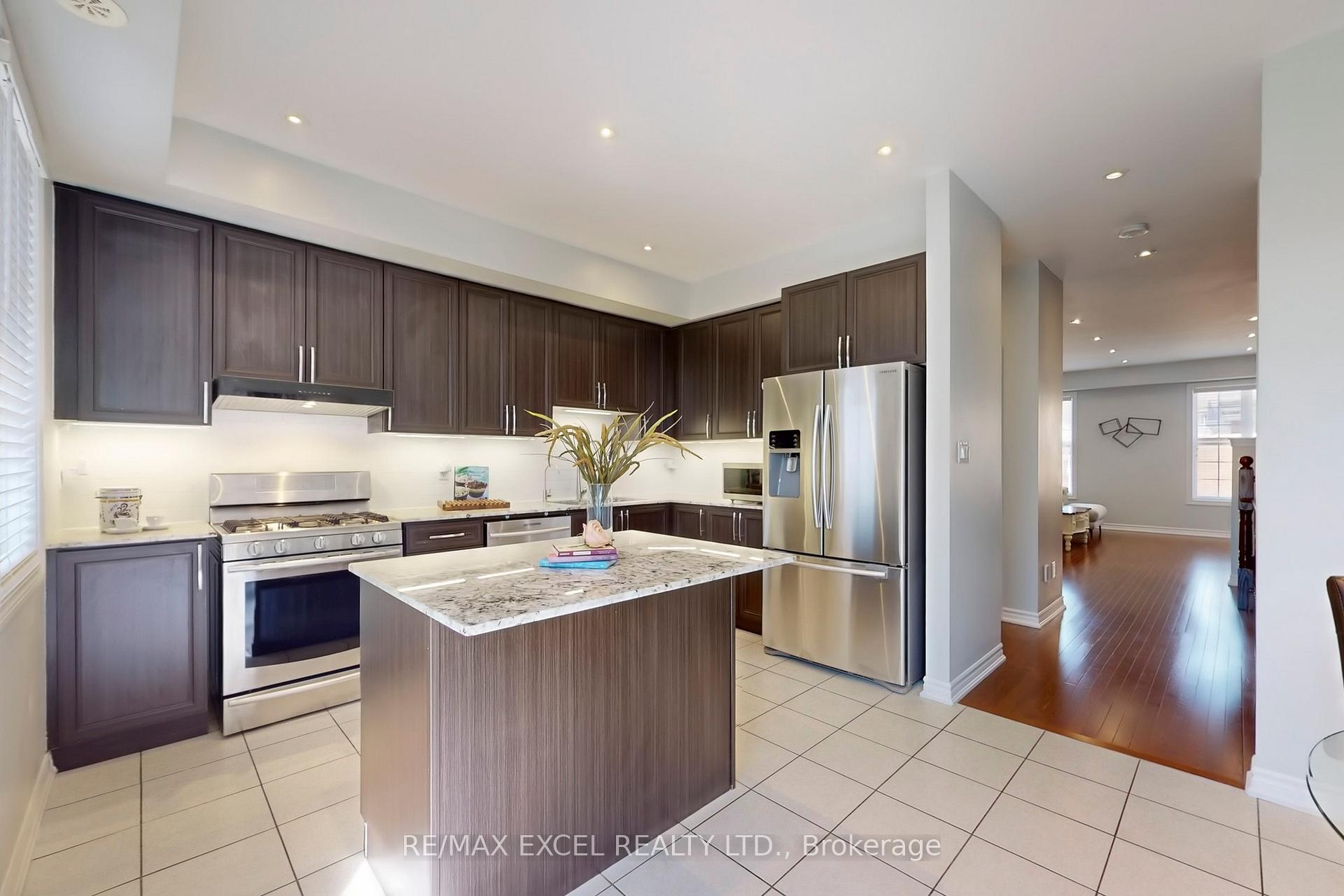 Photo 8 of 11 Vandaam Lane, Markham, Cathedraltown — HOMEH