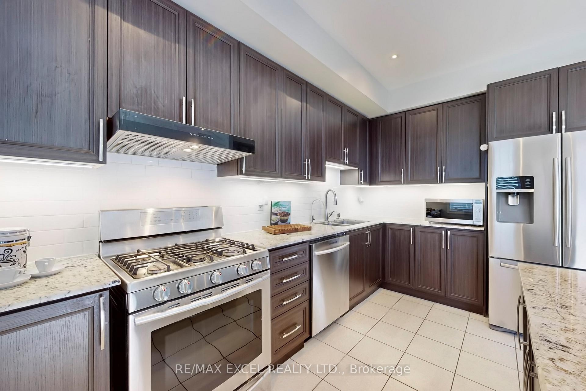 Photo 9 of 11 Vandaam Lane, Markham, Cathedraltown — HOMEH