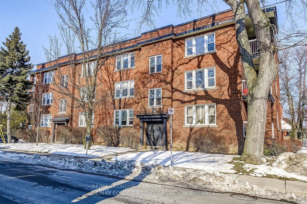 Front of Unit 7, 8 North Oval Street