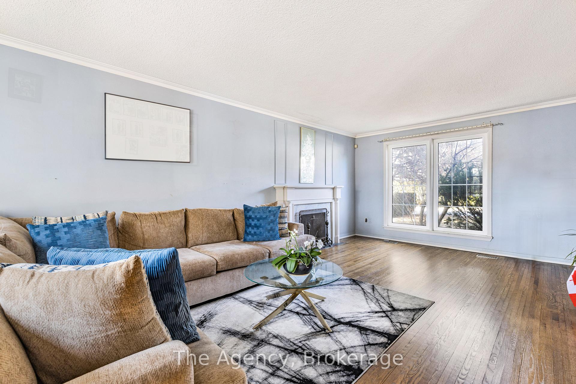 Photo 8 of 31 Daffodil Avenue, Markham, Bayview Glen — HOMEH