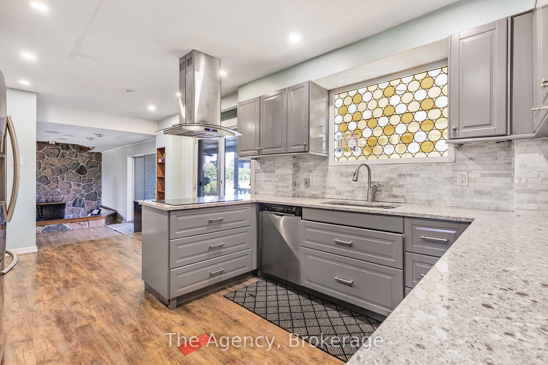 Photo 10 of 31 Daffodil Avenue, Markham, Bayview Glen — HOMEH