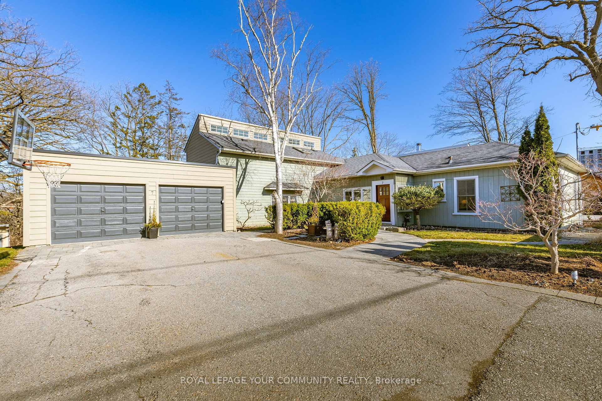 Photo 1 of 7 Buttonville Crescent E, Markham, Buttonville — HOMEH