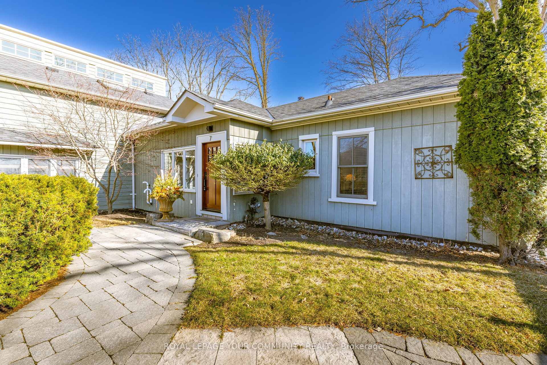 Photo 2 of 7 Buttonville Crescent E, Markham, Buttonville — HOMEH