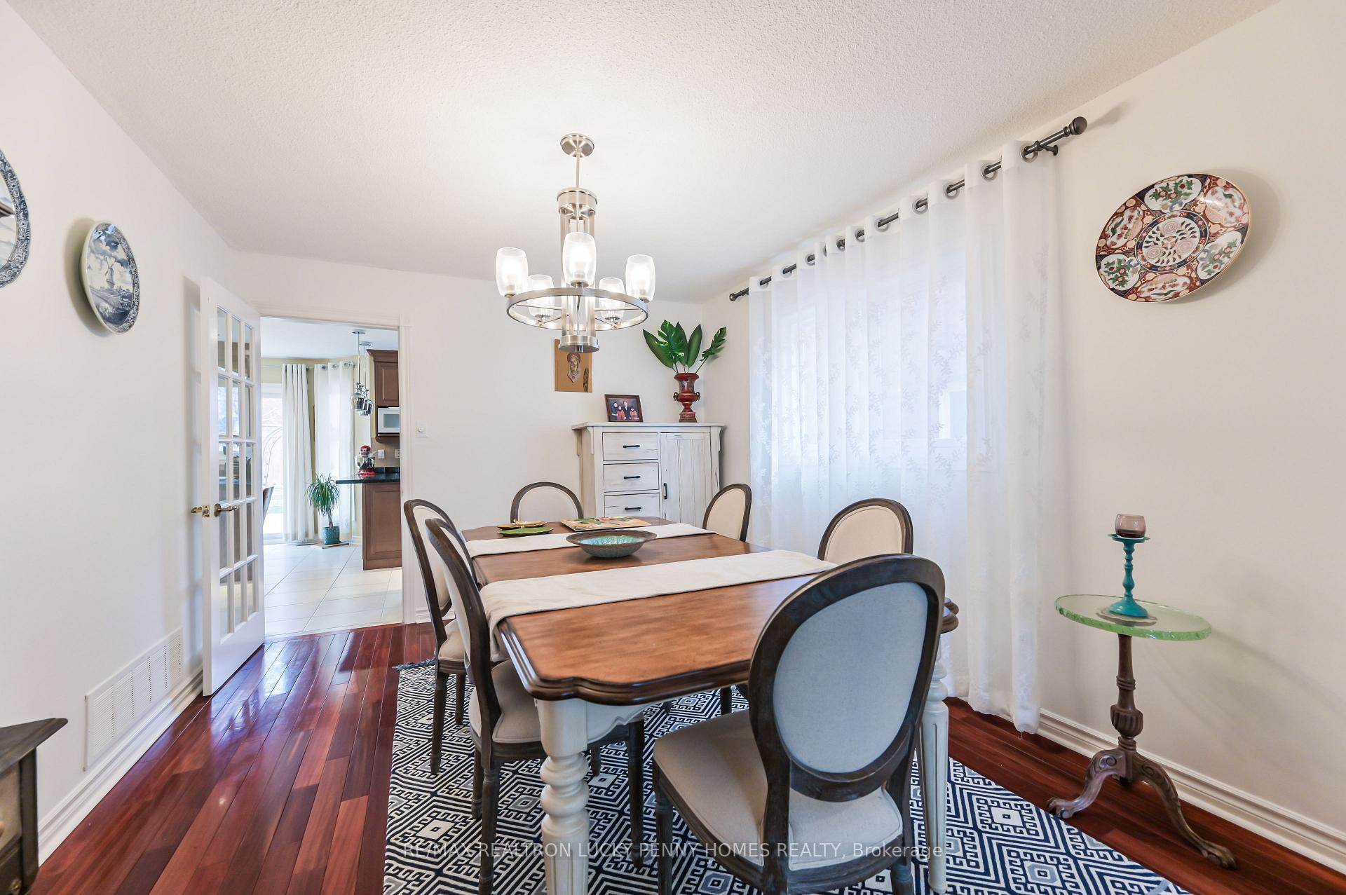 Photo 8 of 17 Buttonfield Road, Markham, Buttonville — HOMEH