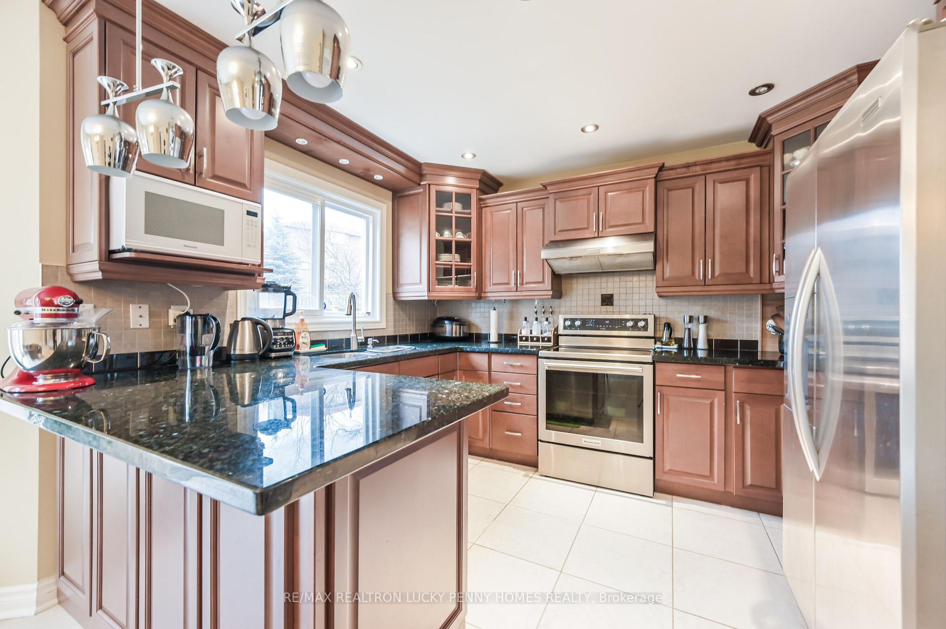 Photo 12 of 17 Buttonfield Road, Markham, Buttonville — HOMEH