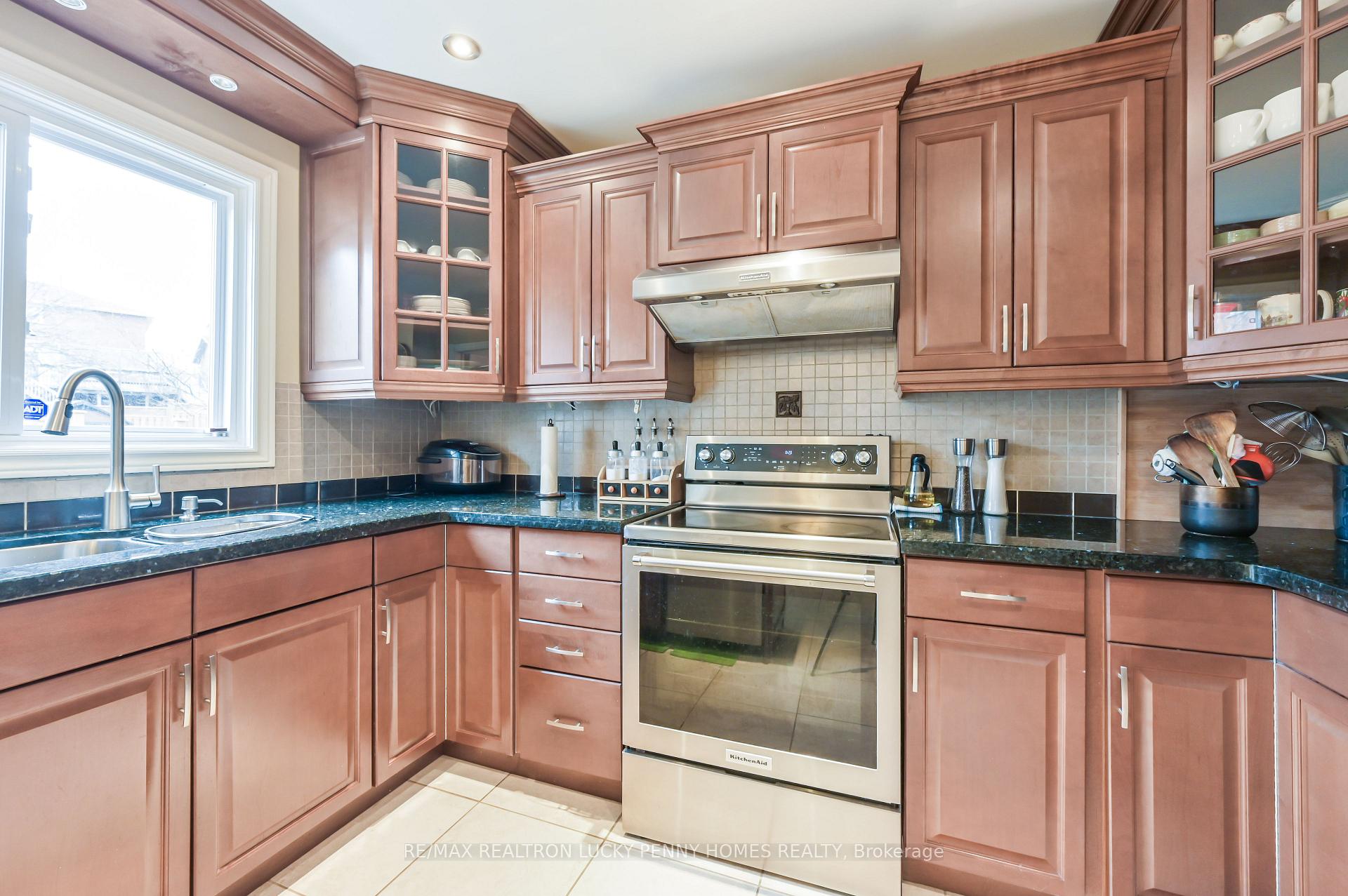 Photo 13 of 17 Buttonfield Road, Markham, Buttonville — HOMEH