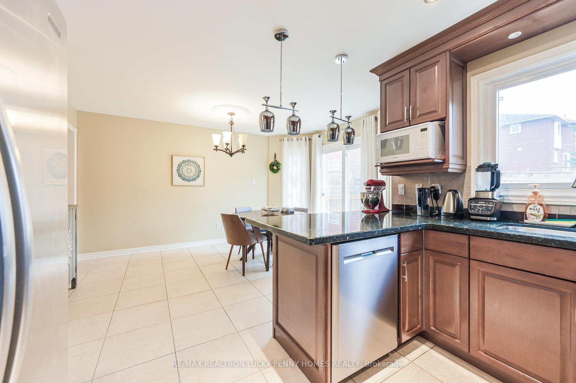 Photo 14 of 17 Buttonfield Road, Markham, Buttonville — HOMEH