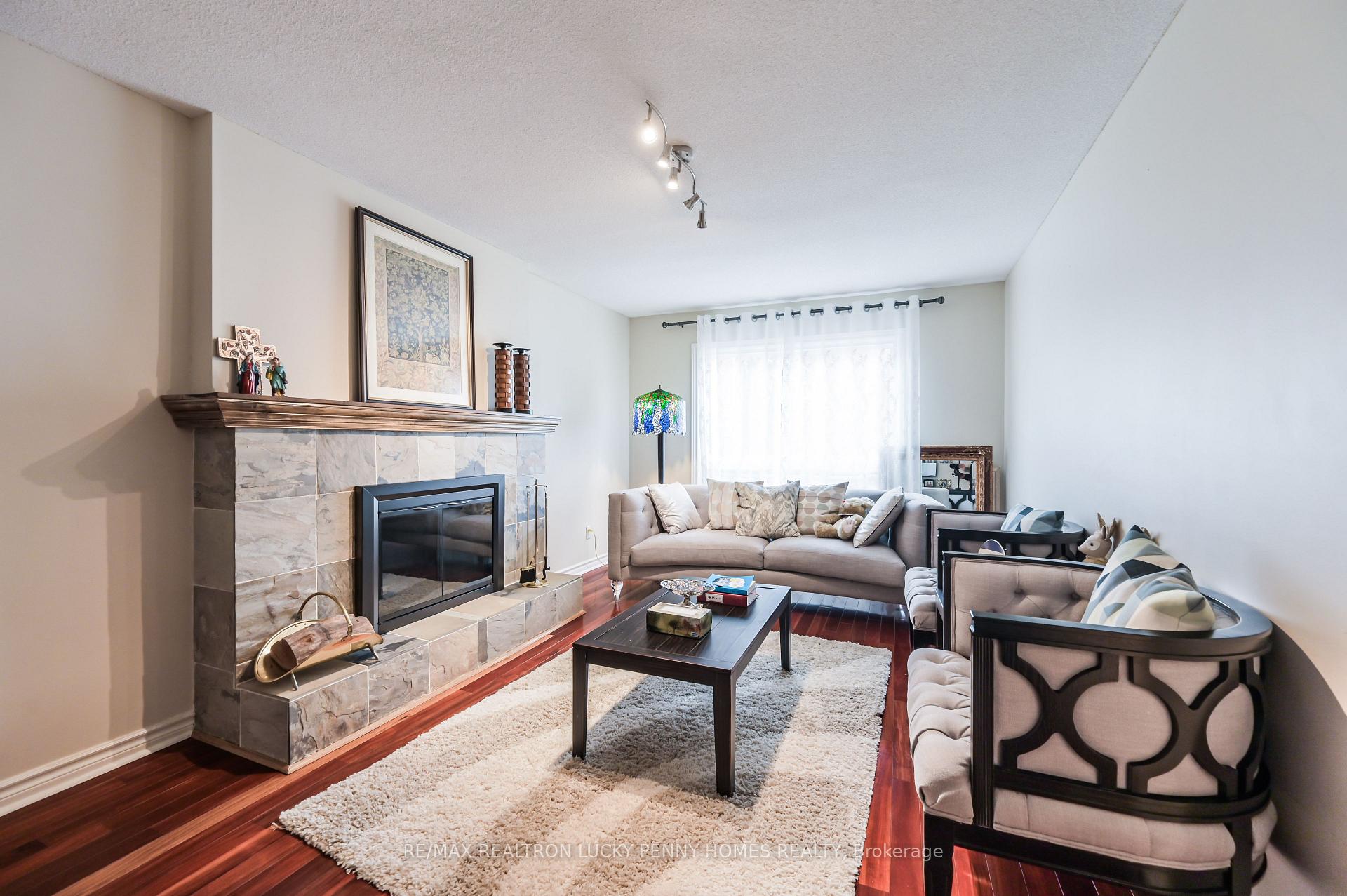Photo 15 of 17 Buttonfield Road, Markham, Buttonville — HOMEH