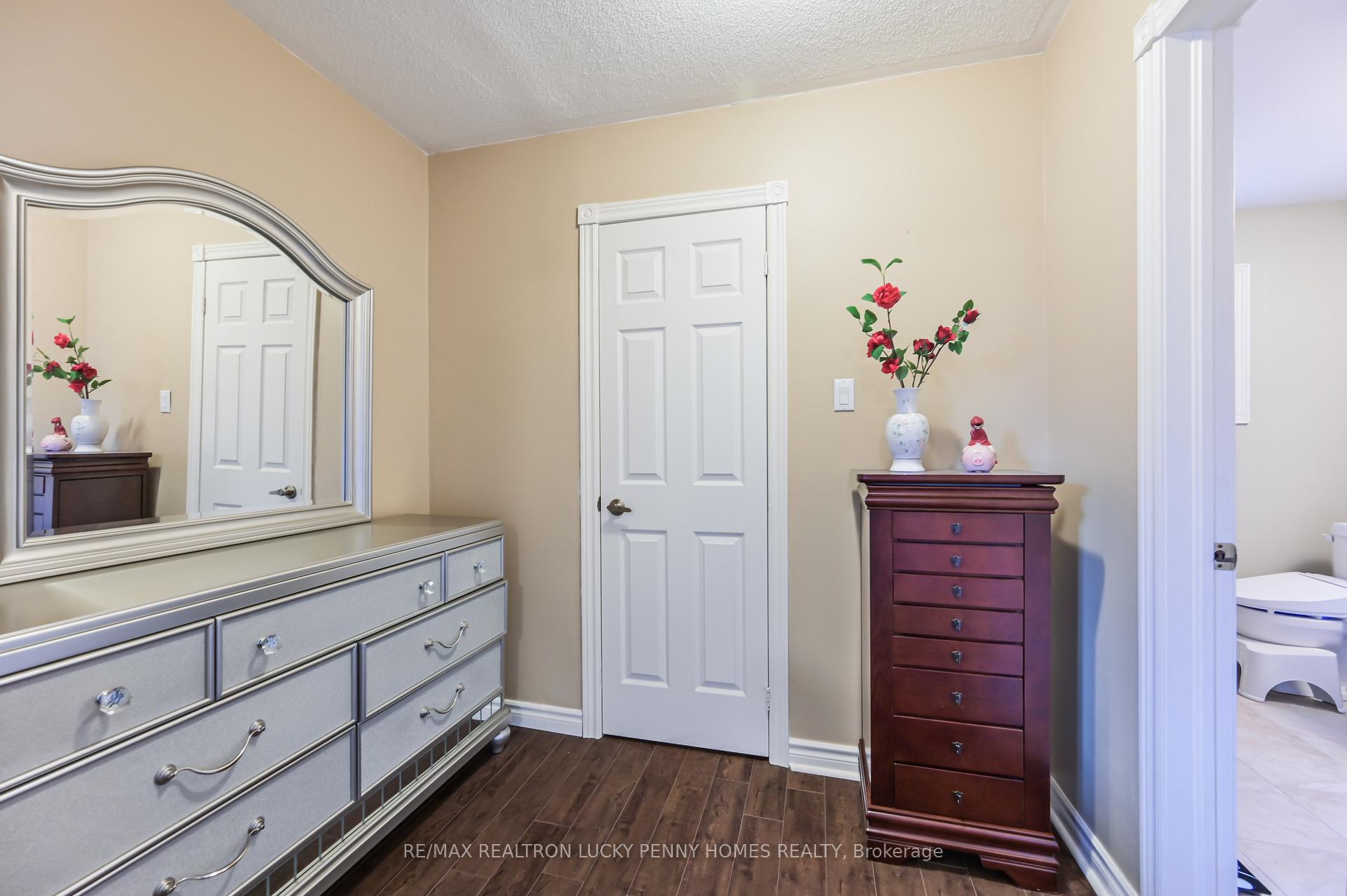 Photo 25 of 17 Buttonfield Road, Markham, Buttonville — HOMEH