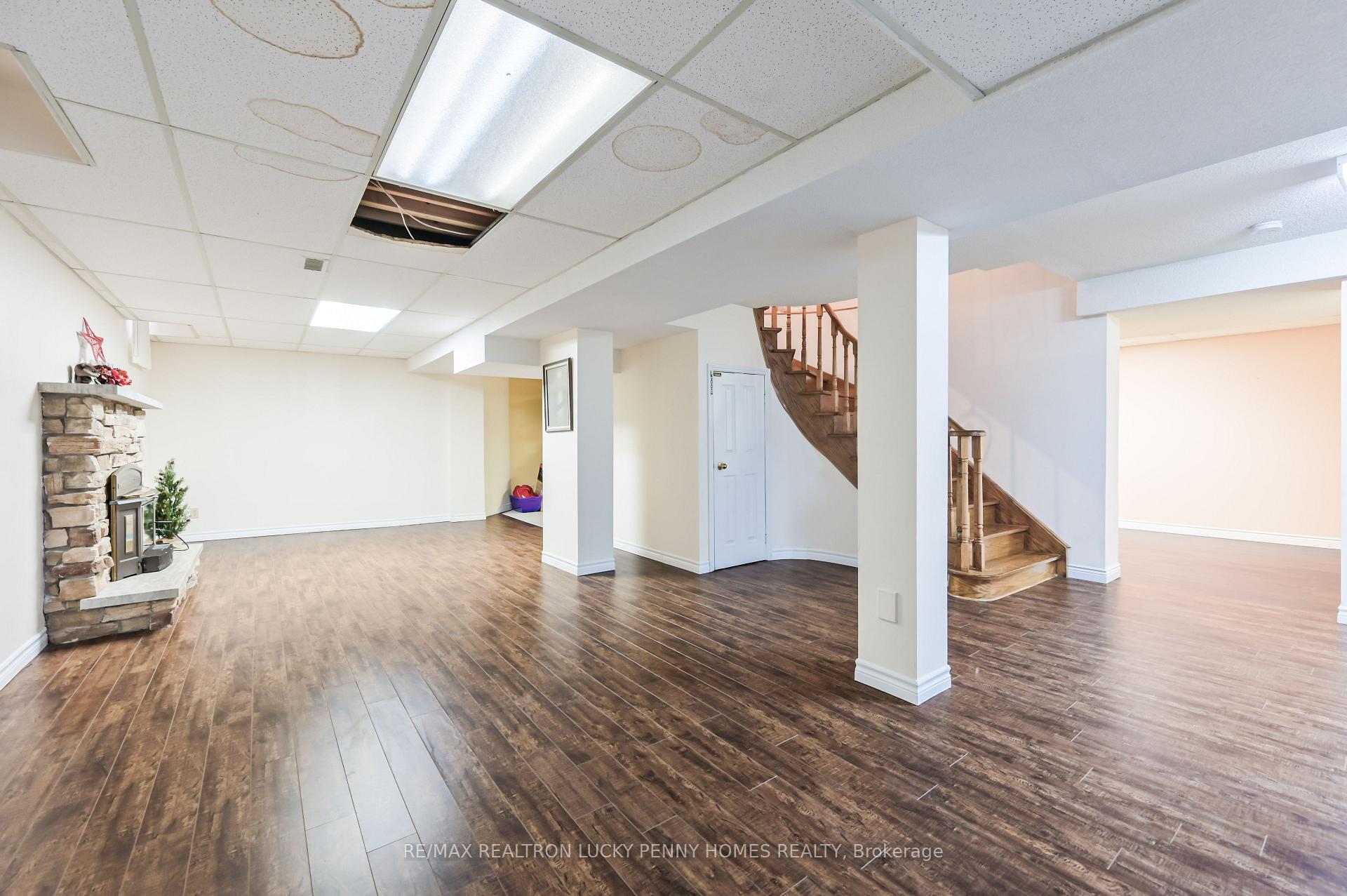 Photo 34 of 17 Buttonfield Road, Markham, Buttonville — HOMEH
